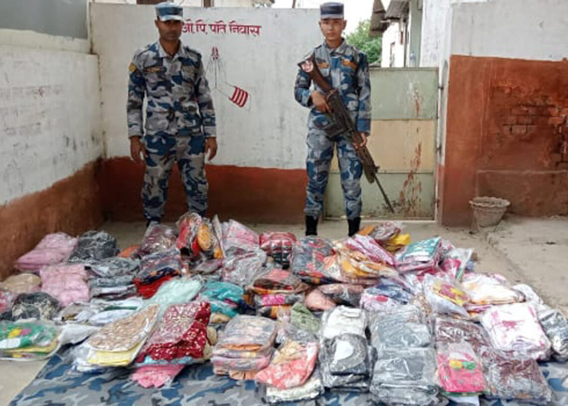 भन्सार छलिको लत्ताकपडा सशस्त्र प्रहरीद्धारा बरामद