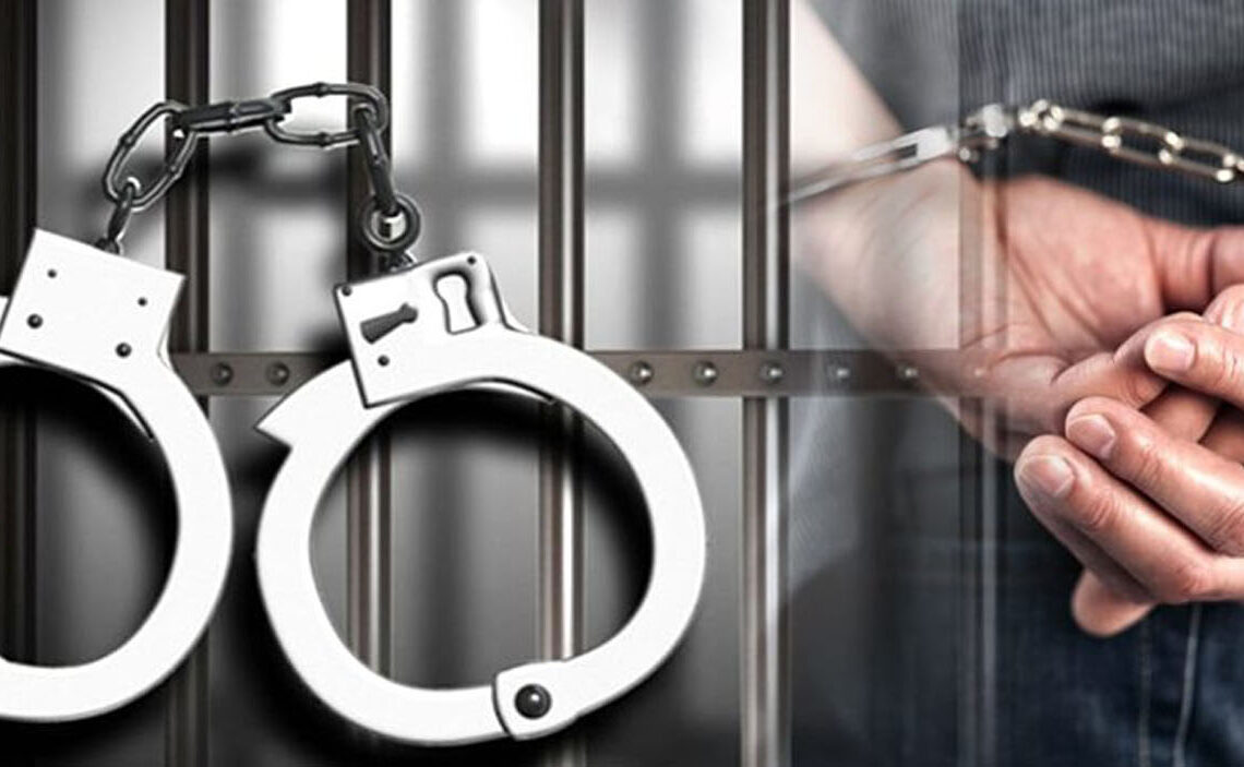 मोटरसाइकल चोर पक्राउ