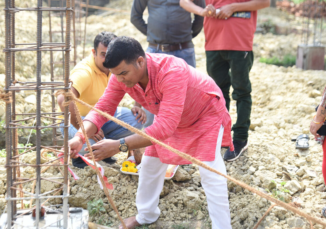 माबी लग्दहवाको व्यावसायिक भवनको शिलान्यास