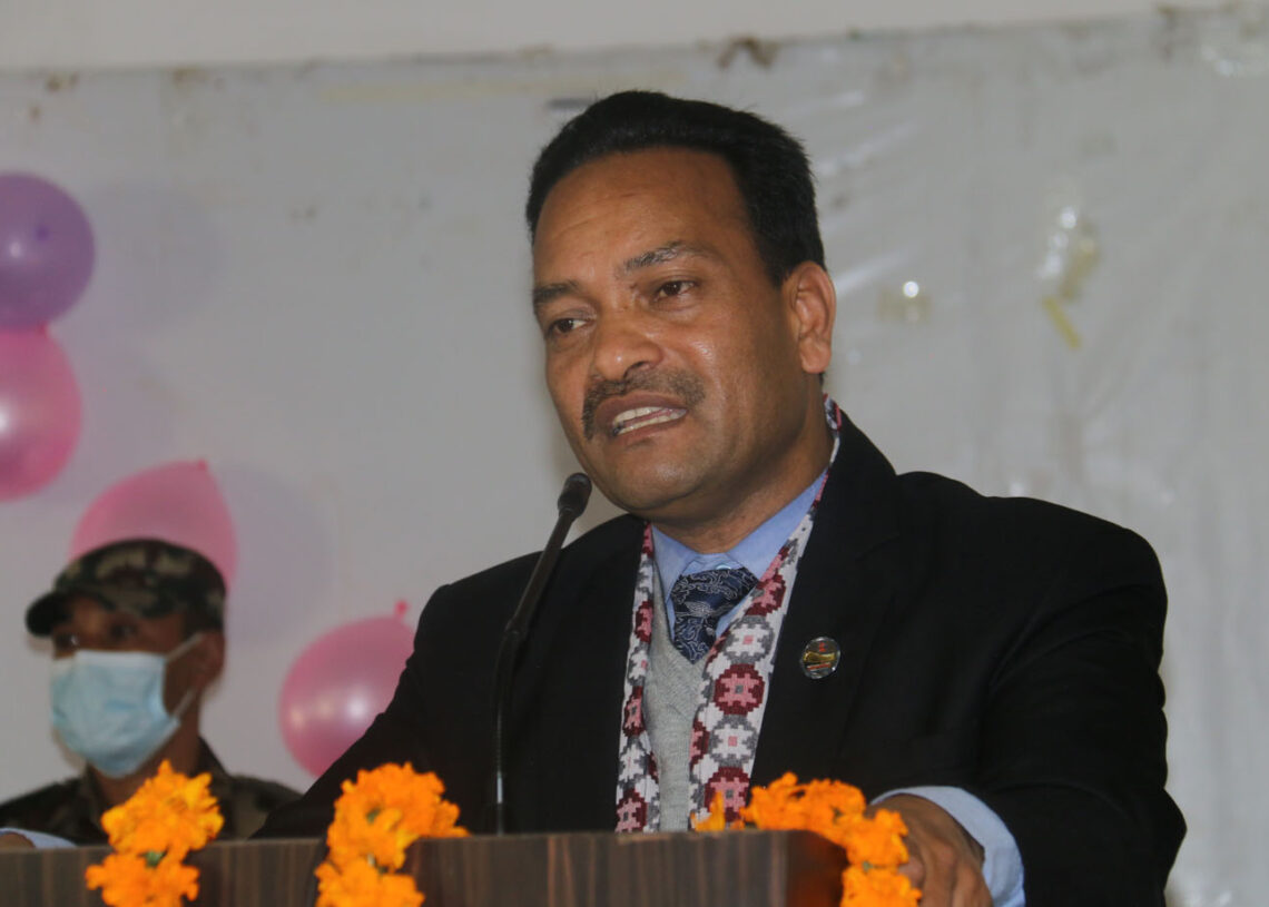 एन्टी डोपिङको कार्यक्रममा सहभागी हुन दुबई जाँदै मन्त्री अथक