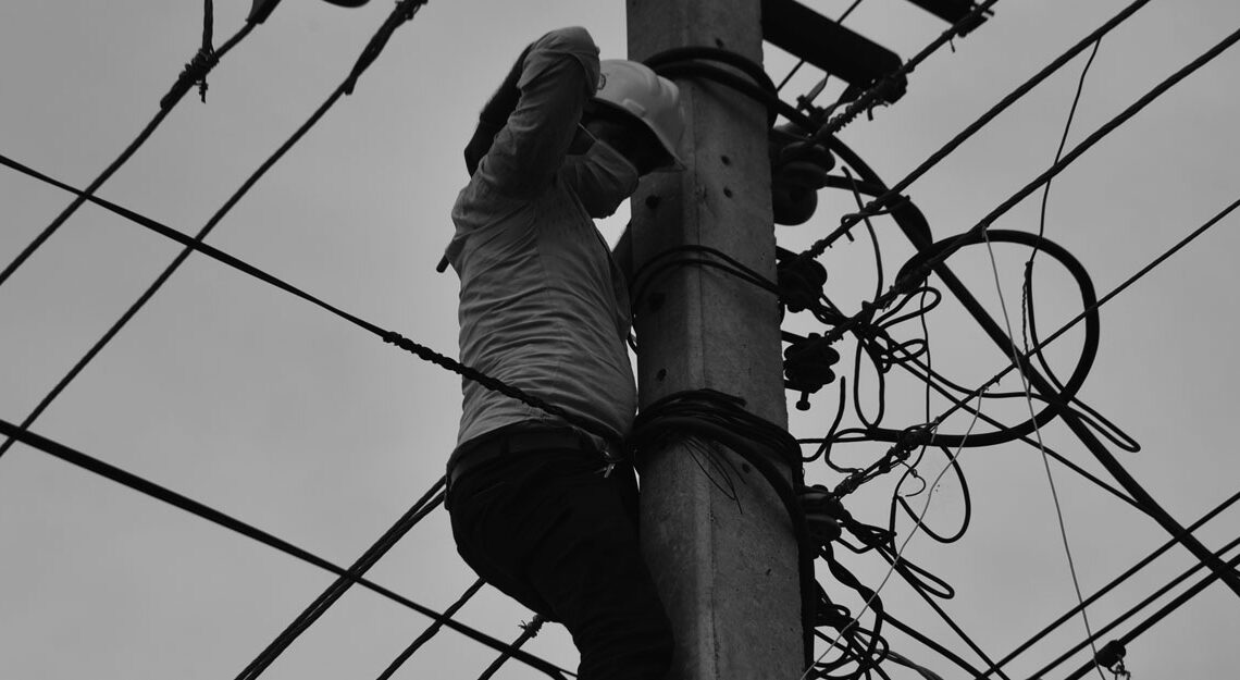 मधेसमा विद्युत् महसुल नतिर्ने १२ हजार ८३३ ग्राहकको लाइन काटियो