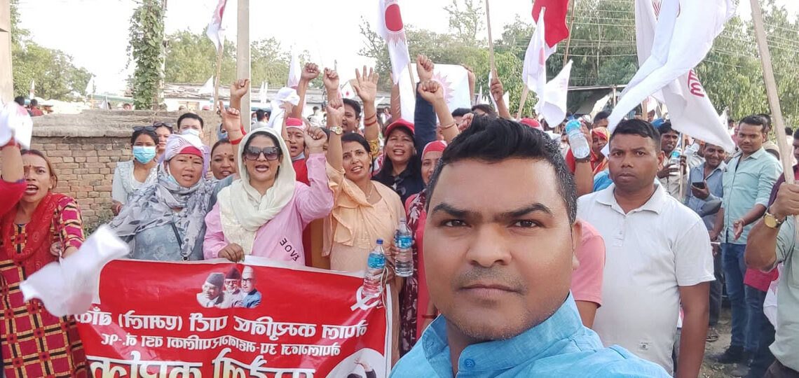 दीपक वर्मा चुनावी अभियानमा व्यस्त