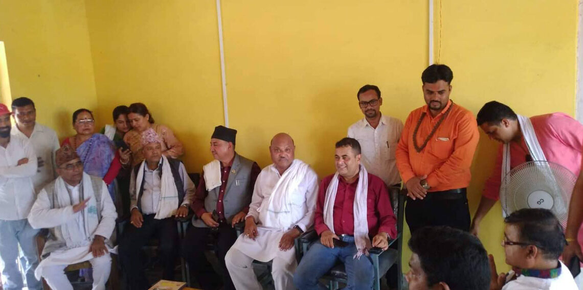 पूर्ण आचार्यलाई समर्थन गर्दै बलराम शर्माले लिए बागी उम्मेदवारी फिर्ता, कार्यकर्तामा उत्साह