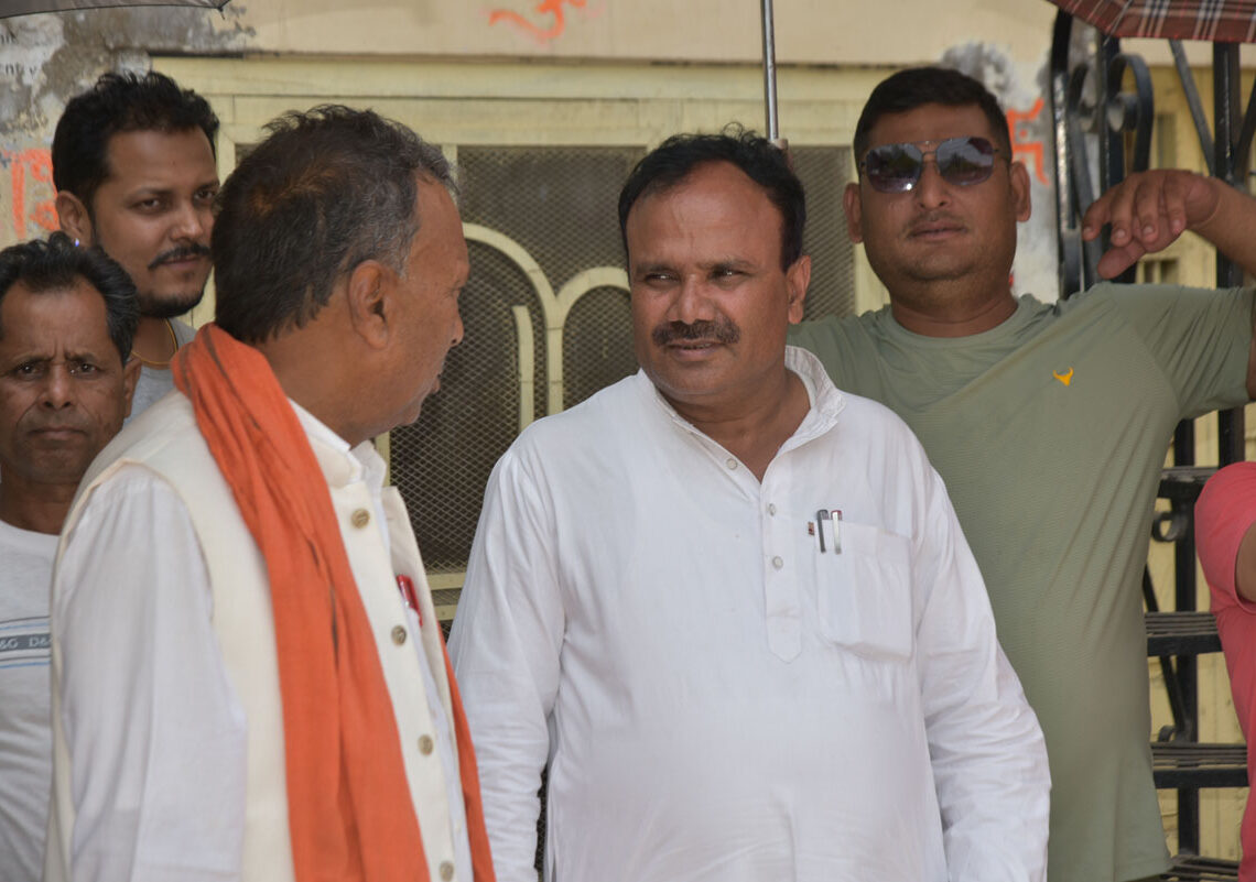 उपमेयरका उम्मेदवार राई चुनावी अभियानका लागि घरदैलोमा