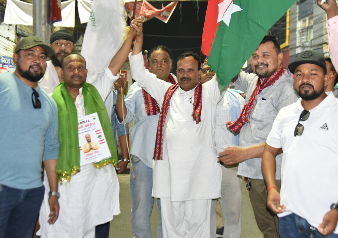 प्रशान्त र कमरुद्दिन सँगसँगै घरदैलोमा