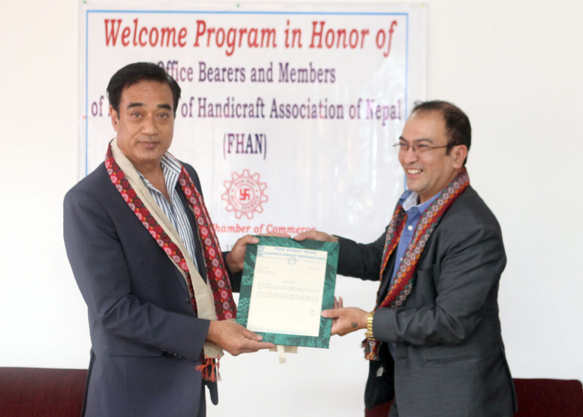 हस्तकलाका बस्तु निर्यात प्रर्वद्धनका लागि चेम्बर र हस्तकला महासंघले सहकार्य गर्ने