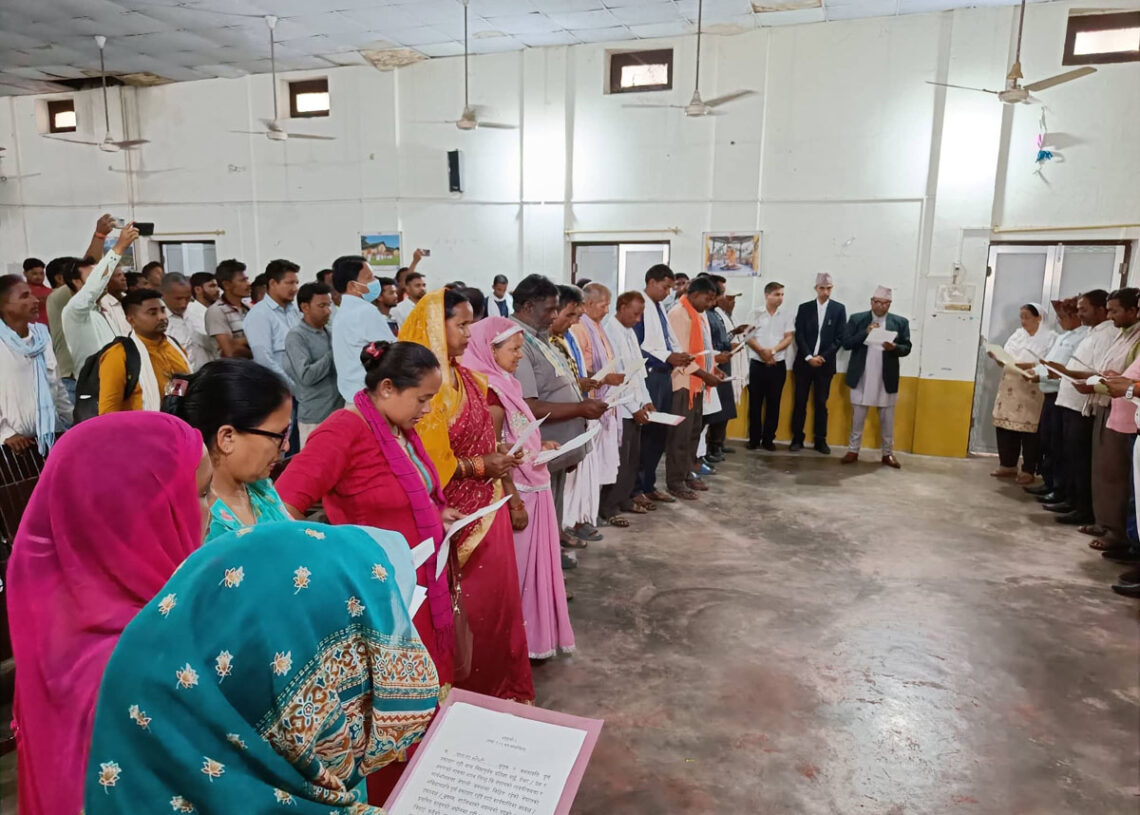 डुडुवाका नवनिर्वाचित जनप्रतिनिधिद्धारा सपथ ग्रहण