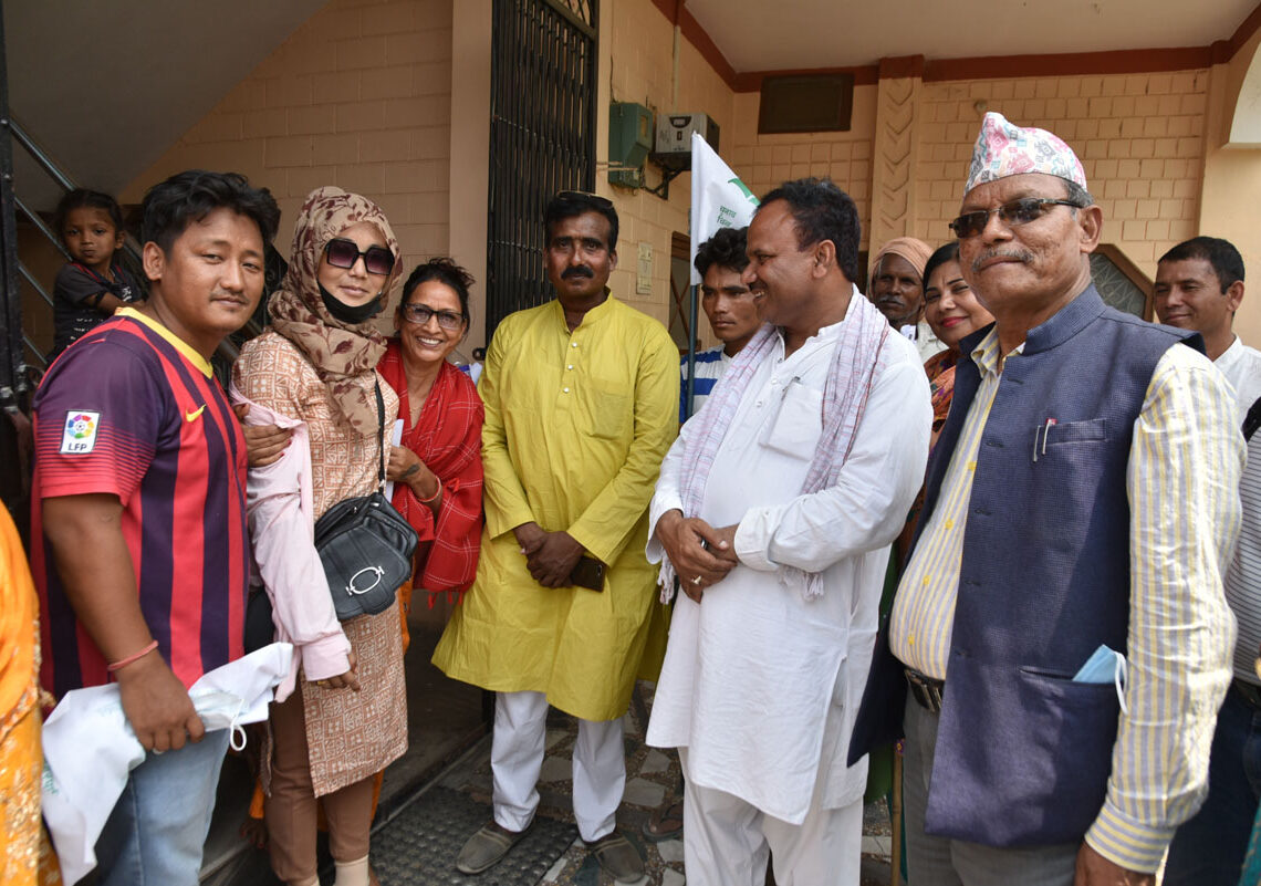 नेपालगन्जका उपमेयर पदका उम्मेदवार राई घरदैलो गर्दै वडा नं.१८ मा पुगे