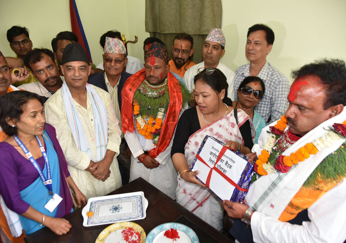 नेपालगन्जका मेयर विष्ट र उपमेयर राईले लिए सपथ, आजै पदभार ग्रहण