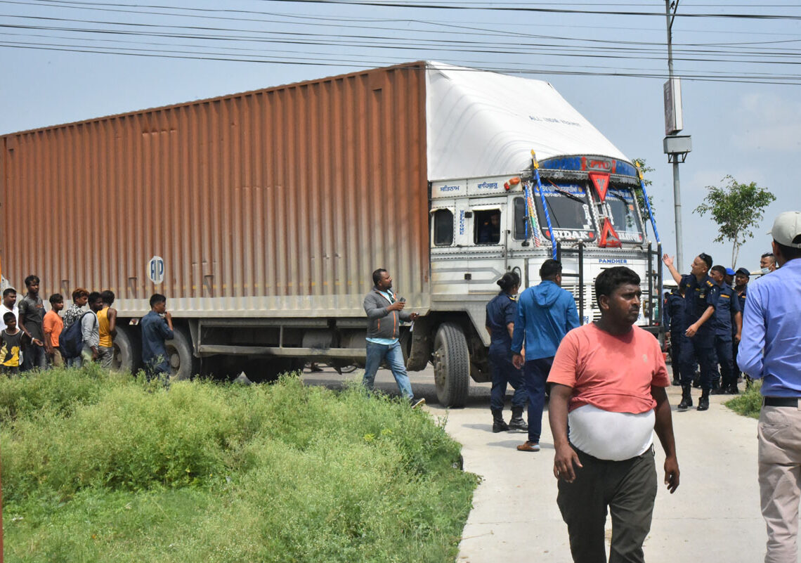 अबैध सिल गरेर भारत तर्फ जाँदै गरेको कन्टेनर जमुनाहबाट नियन्त्रणमा