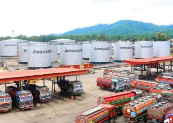 आयल निगम भन्छः ऋण तिर्न बाँकी छ, पेट्रोलियम पदार्थको मूल्य घट्दैन