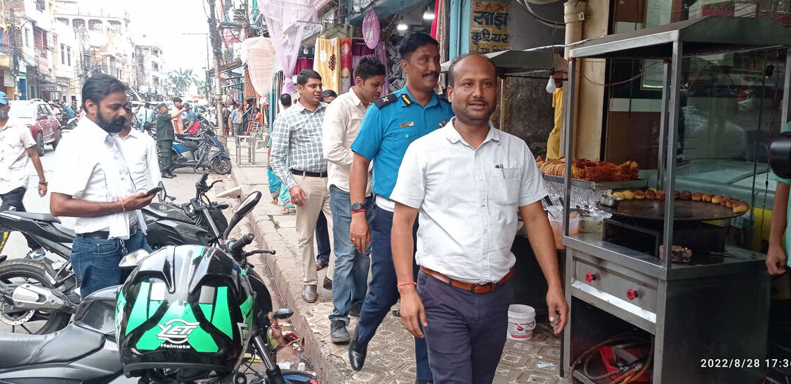 नेपालगन्जको फुटपाथ हटाउन मेयर आफै खटिए