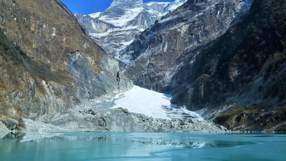 पर्यटकको रोजाइमा कास्की सिक्लेसको कफुचे हिमताल