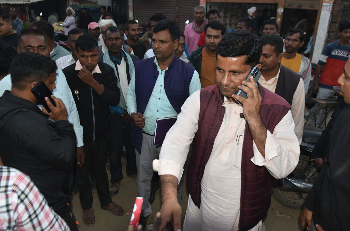 घरदैलोमा इश्तियाक राई, भन्छन–‘विकासका मुद्दामा मेरो सधै साथ छ