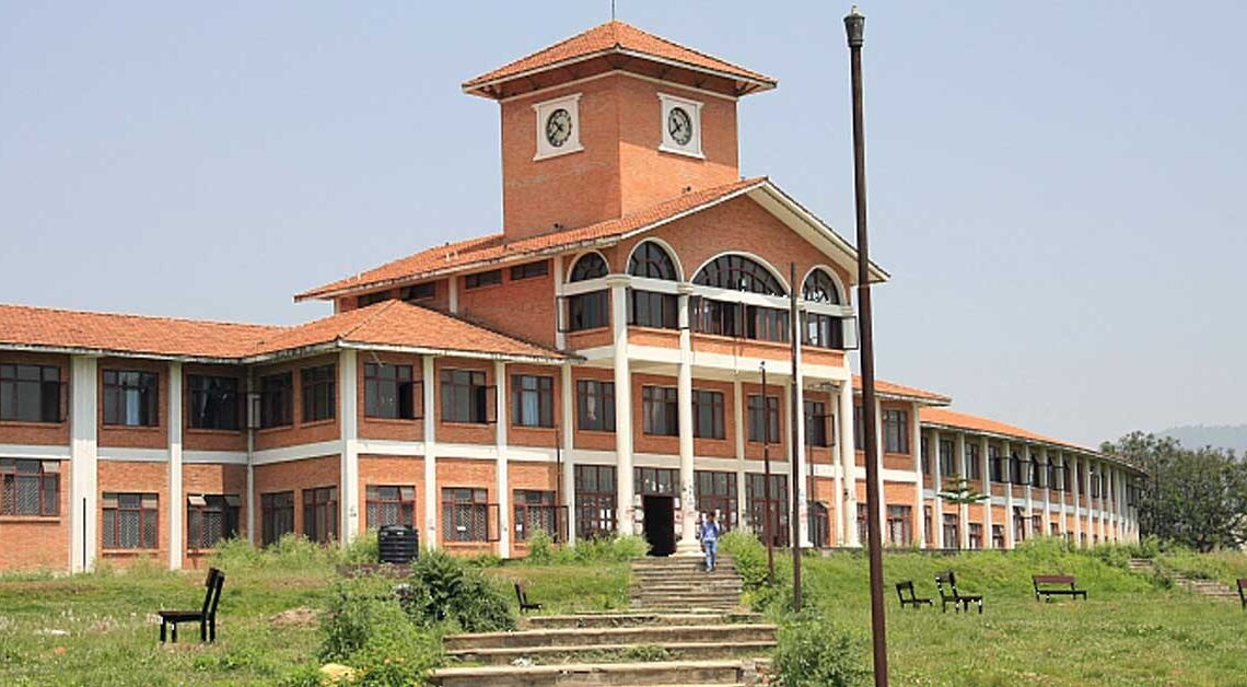 निर्वाचनकाे समयमा त्रिविले एक हप्ता विदा दिने