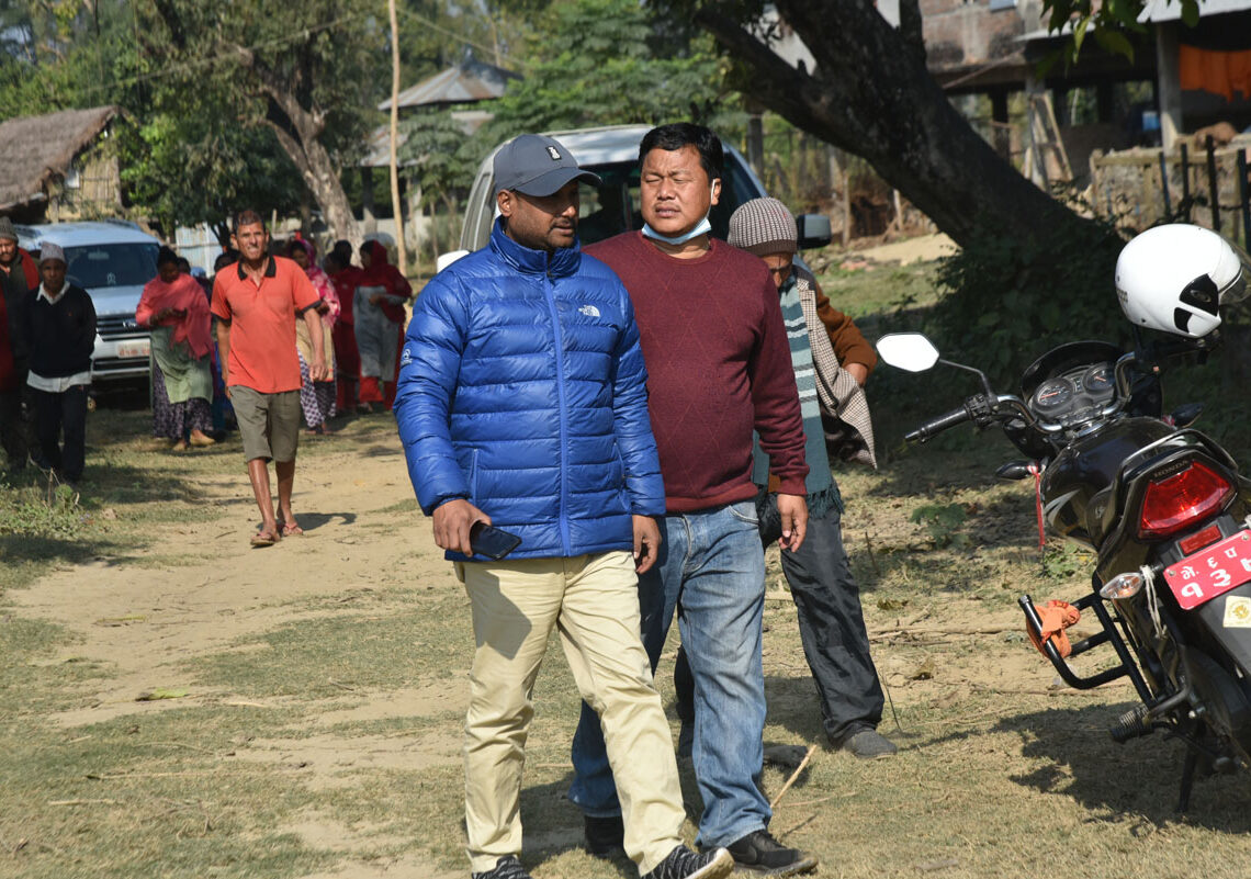 छाडा पशु चौपाया ब्यबस्थापनको प्रयासः बिष्टको टोलि राप्तिसोनारीमा पुग्यो