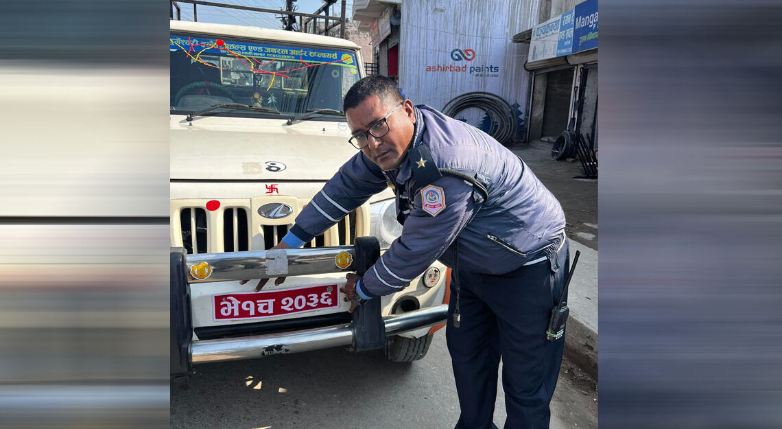 नम्वर लेखाउँदै ट्राफिक