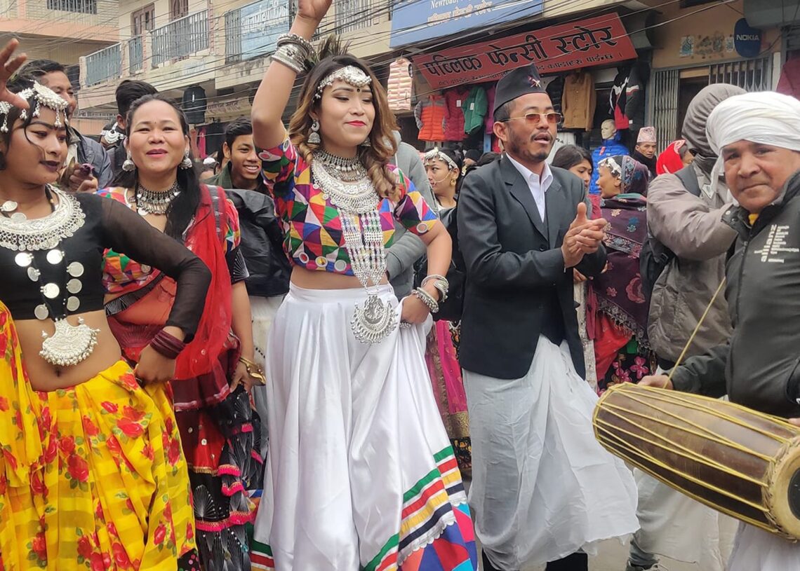 माघीपर्व मनाउँदै थारू समुदाय