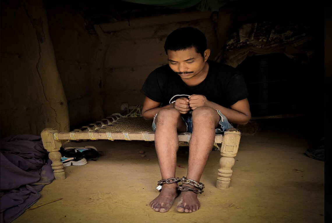 घरमा बन्दक बनाईएका थारुको मानवसेवा आश्रमद्वारा उद्दार