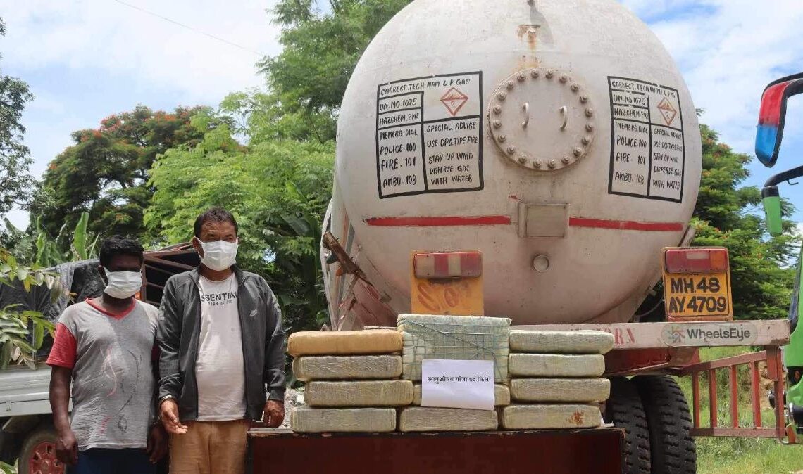 ग्यास बुलेटको टुलबक्समा ७० किलो गाँजा, चितवनबाट दुई जना पक्राउ