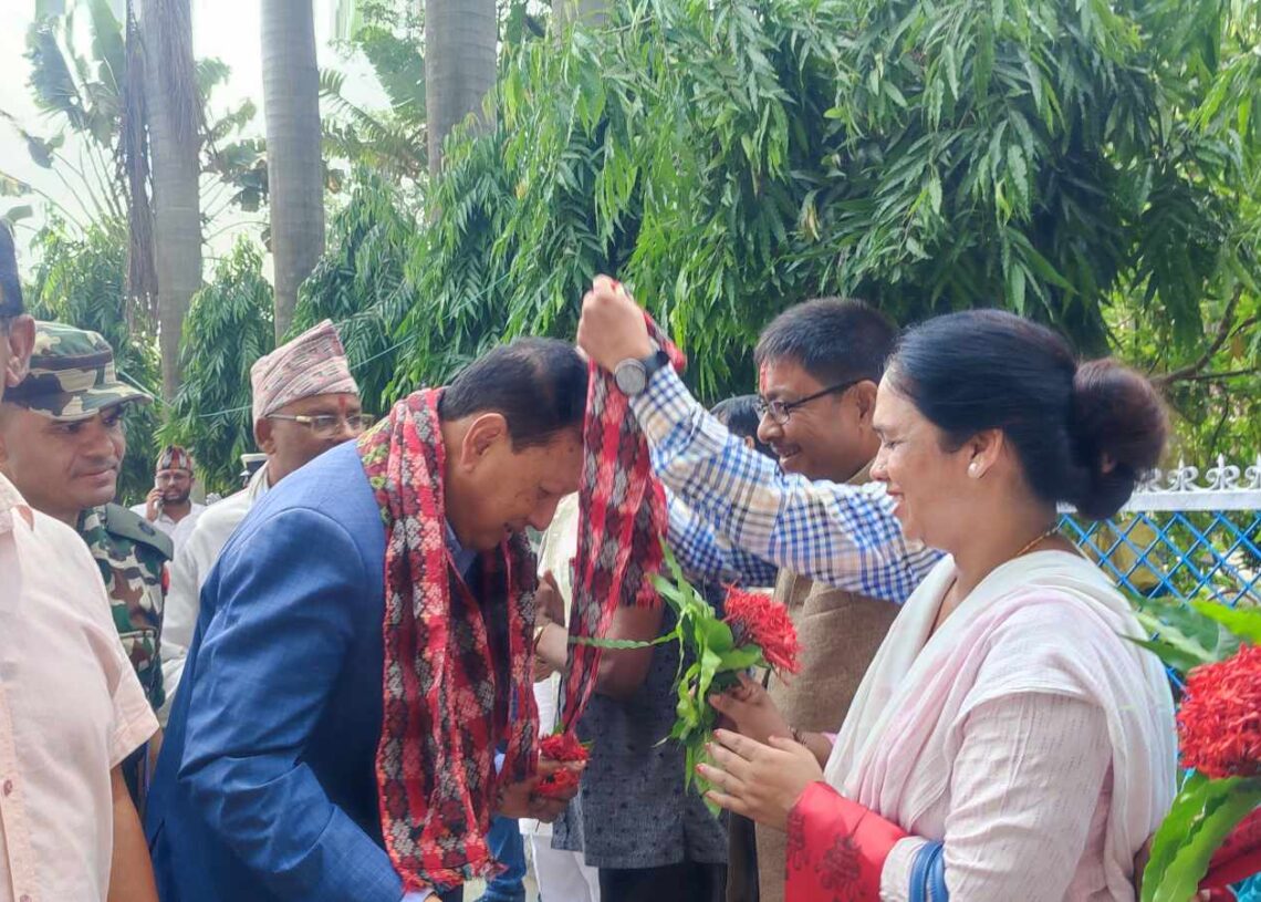 स्वास्थ्य मन्त्री बस्नेत भेरी अस्पतालमा