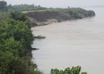 राप्ती नदि गाउँ पस्न थालेपछि स्थानीय चिन्तित