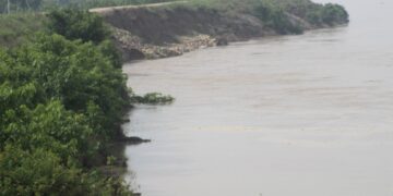 राप्ती नदि गाउँ पस्न थालेपछि स्थानीय चिन्तित