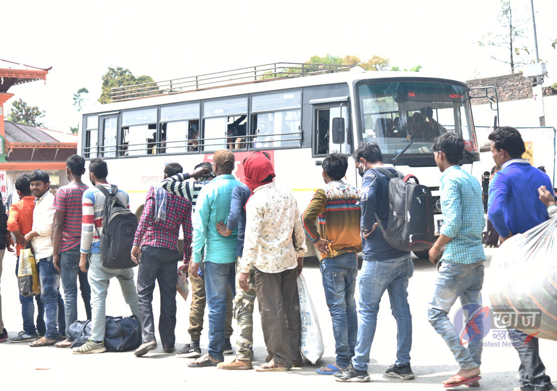 चाडपर्वको खर्च जोहो गर्न भारत जानेको लर्को