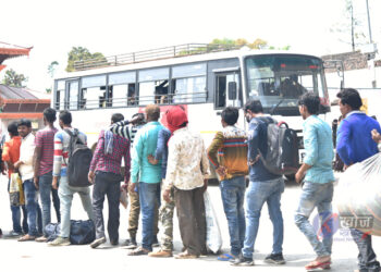 चाडपर्वको खर्च जोहो गर्न भारत जानेको लर्को