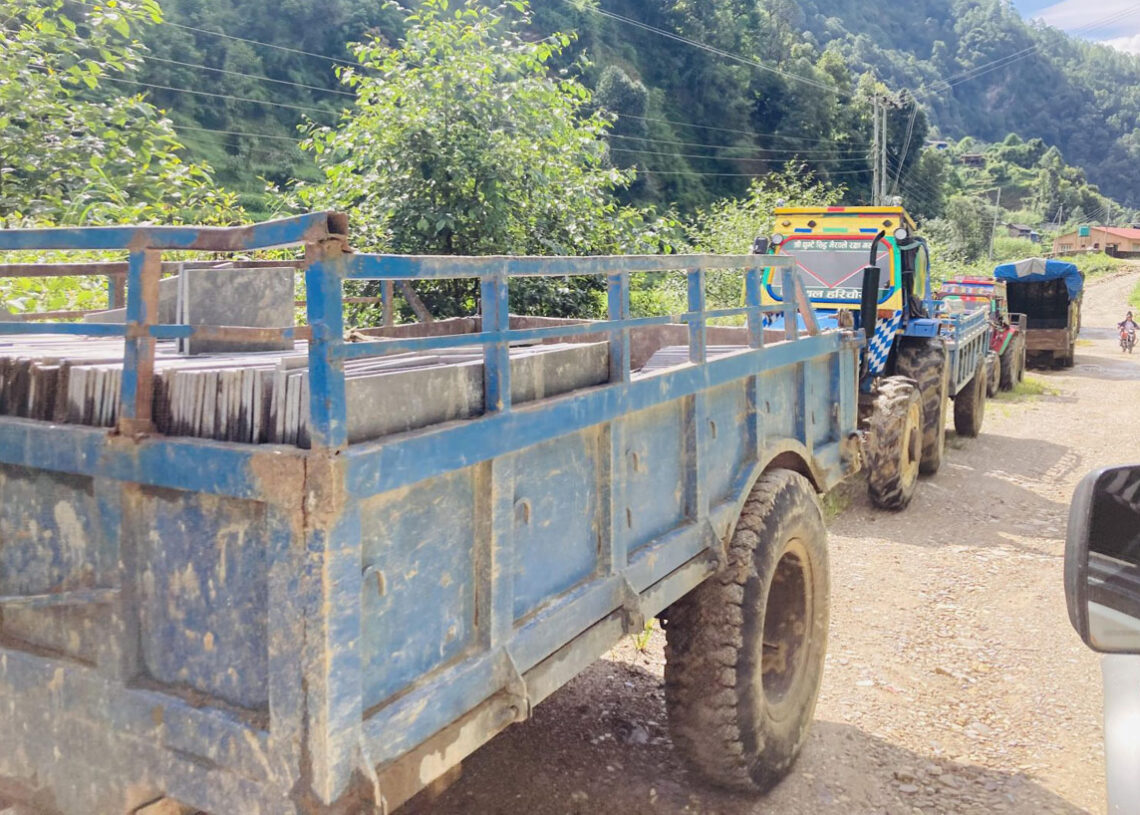 नेपालका मुख्य सहरमा निर्यात हुन्छ ताराखोलाको ढुङ्गा