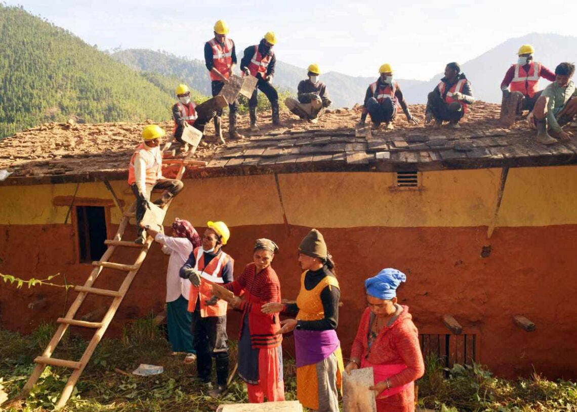 सहकर्मी समाज नेपालको अगुवाइमा जाजरकोटमा ३२ र रुकुम पश्चिममा २१ वटा अस्थायी घर व्यवस्थापन र निर्माण