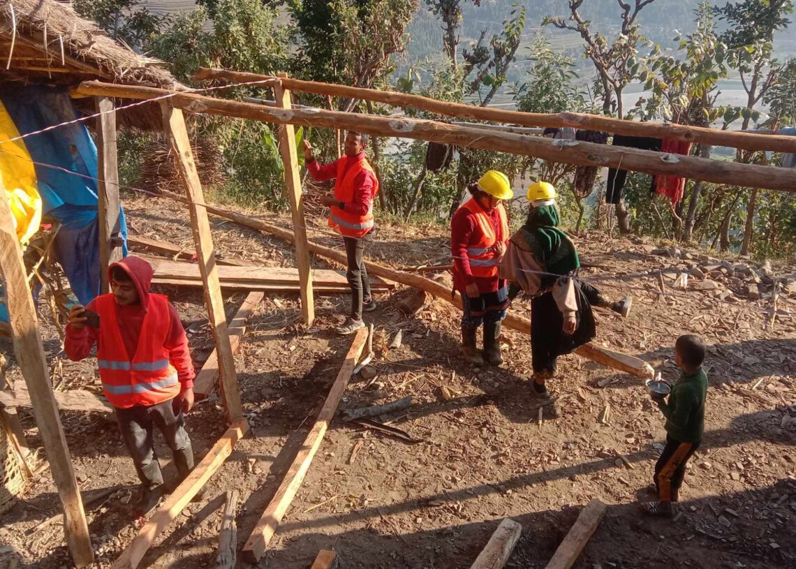 सहकर्मी समाज नेपालको अगुवाइमा जाजरकोटमा ३२ र रुकुम पश्चिममा २१ वटा अस्थायी घर व्यवस्थापन र निर्माण