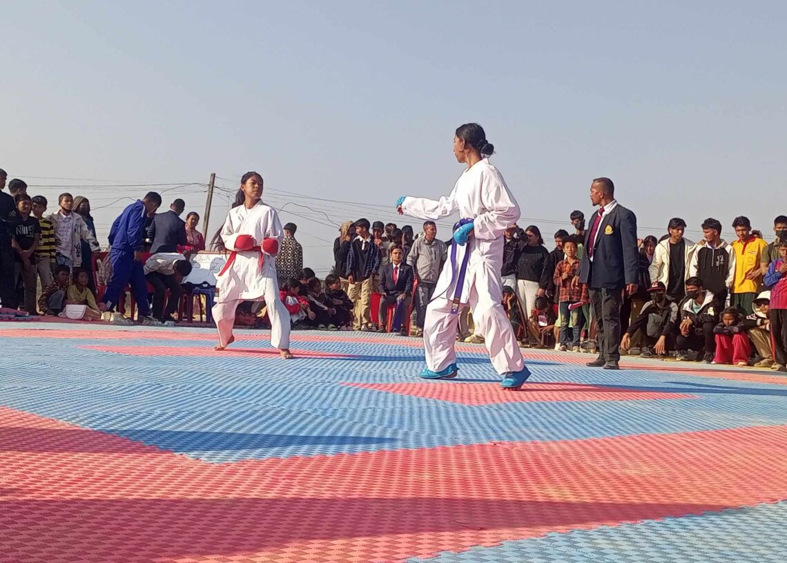 कोहलपुर अन्तर मा.वि मेयर कपः त्रिभुवन माविको वर्चस्व