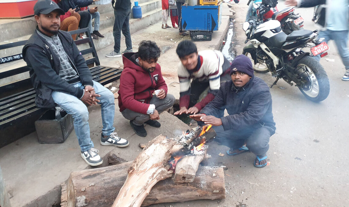 चिसो बढेपछि नेपालगन्जमा आगो ताप्ने व्यवस्था