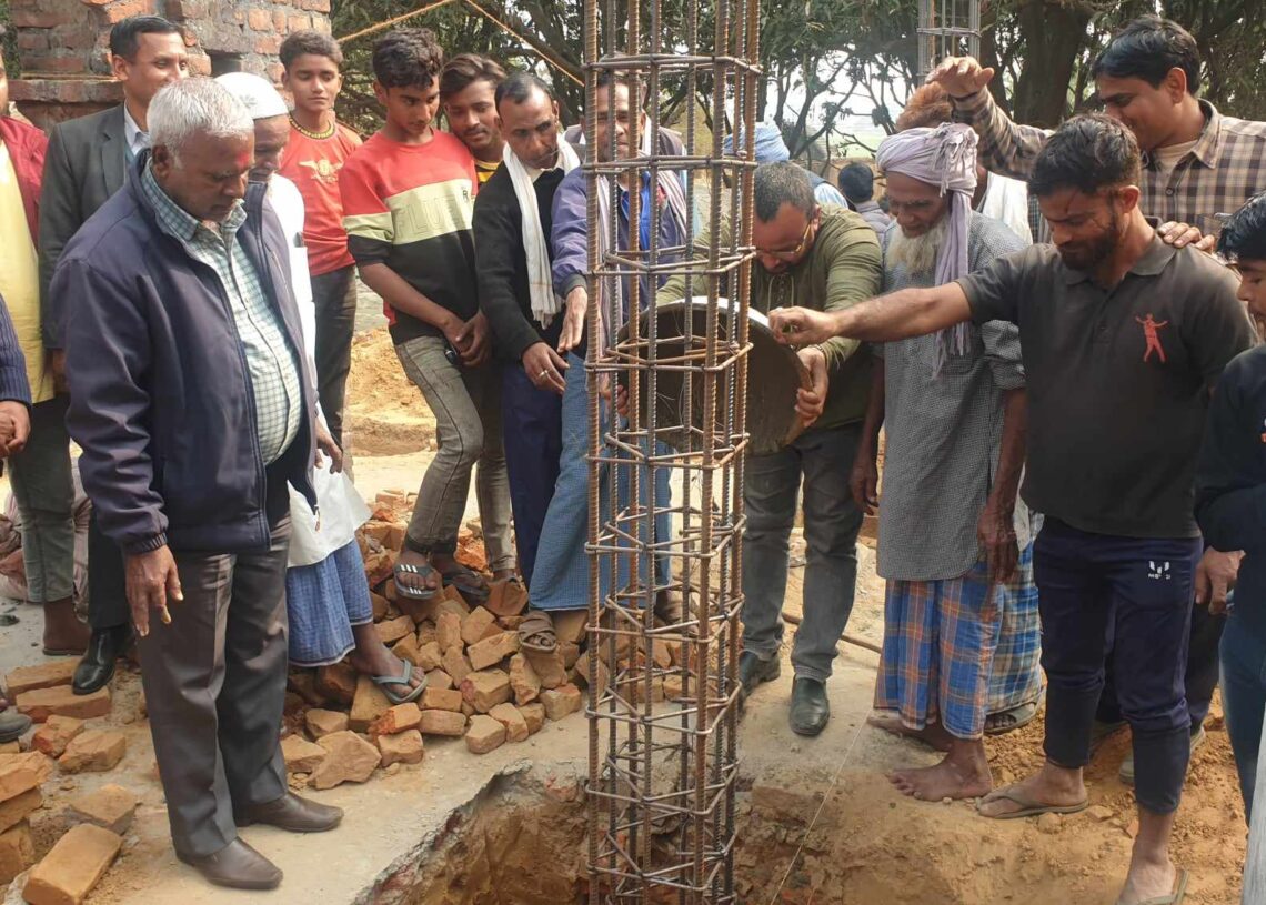 बरगदबाबा खलिल अहमद शाह मजारको मन्त्री भण्डारीद्वारा शिलान्यास