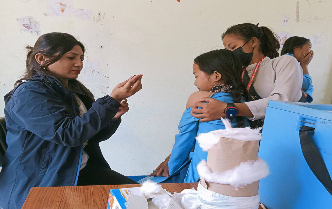 बाँकेमा ६३ प्रतिशतबढीले दादुरा–रुबेला खोप लगाए