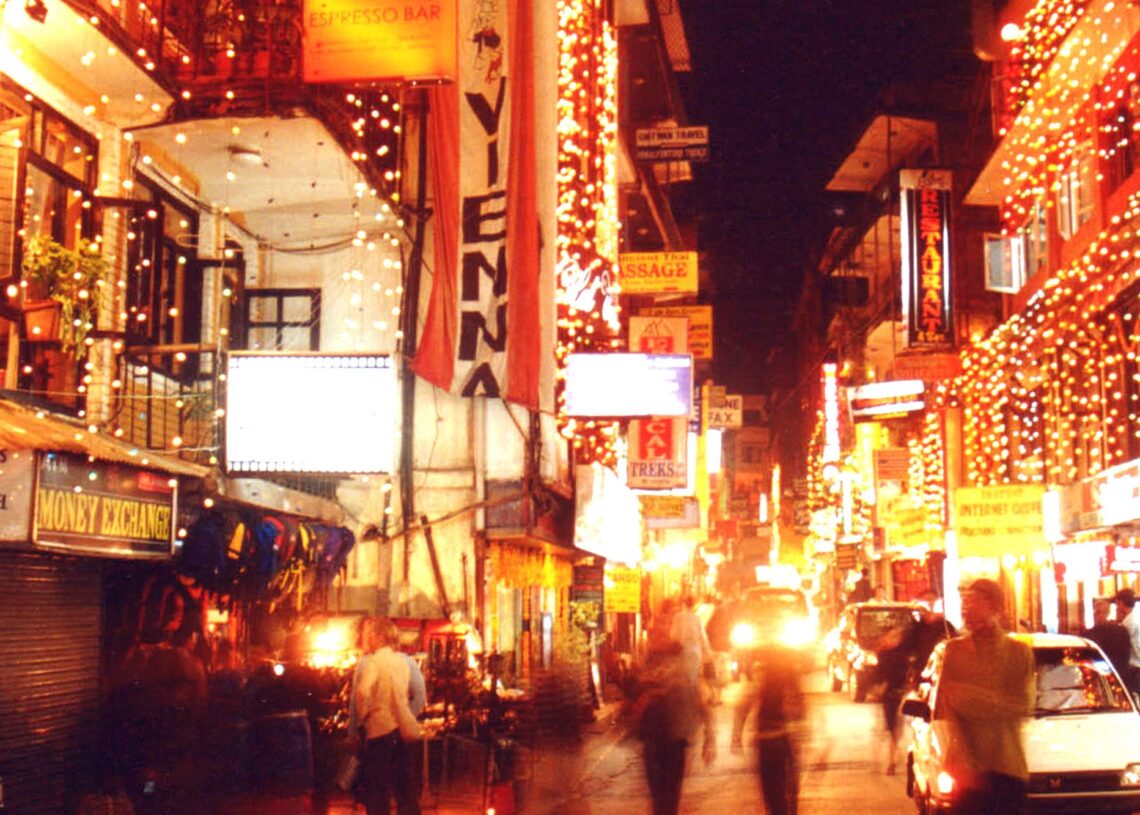 २४ सैँ घण्टा व्यवसाय सञ्चालन गर्ने निर्देशनपछि ठमेल उत्साहित