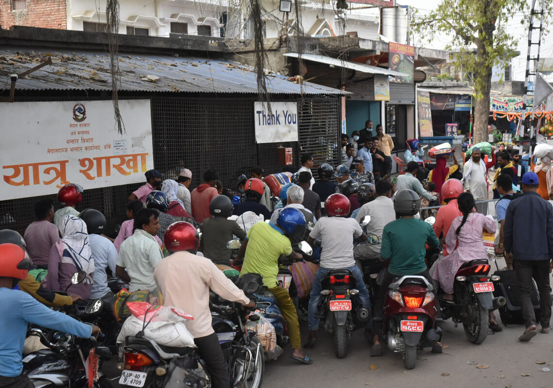 बाँकेमा सशस्त्र प्रहरीका घुमुवाको आतंक कायमै : तस्करबाट असुली, सर्वसाधारणलाई सास्ती