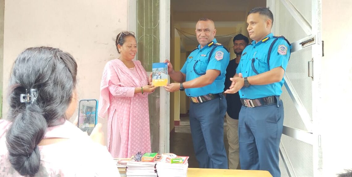 बालबन्दीलाई शैक्षिक सामाग्री वितरण