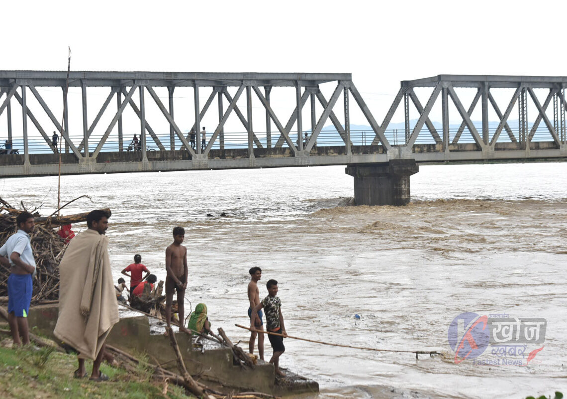राप्तीनदीको पानी बढ्दै जाँदा तटीय क्षेत्रमा हाई अलर्ट जारी