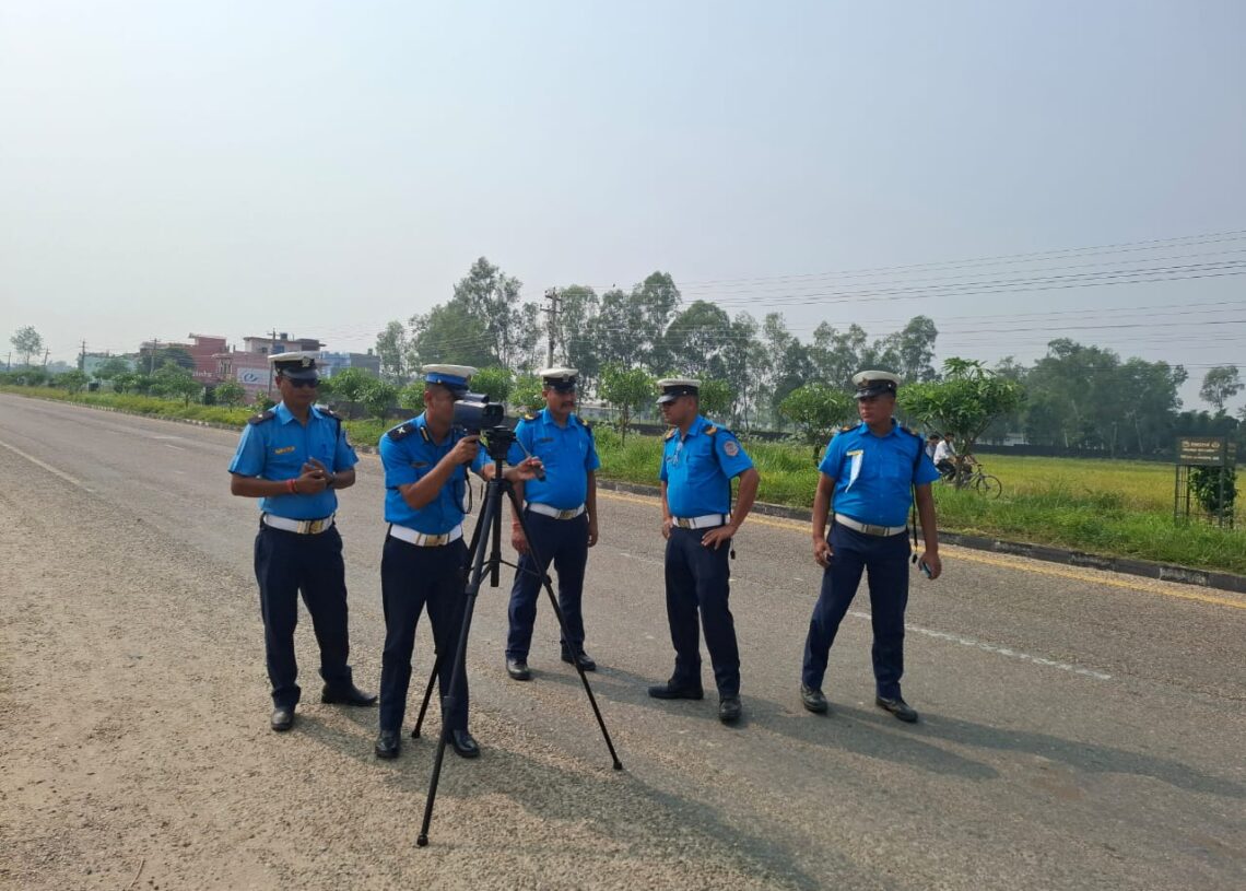 चाडपर्व लक्षित दुर्घटना न्यूनीकरण अभियान, ‘राडर गन’ सहित ट्राफिक प्रहरी सडकमा