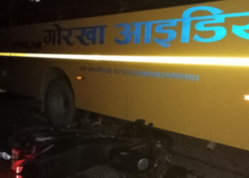स्कुल बसको ठक्करबाट मोटरसाइकल चालकको मृत्यु
