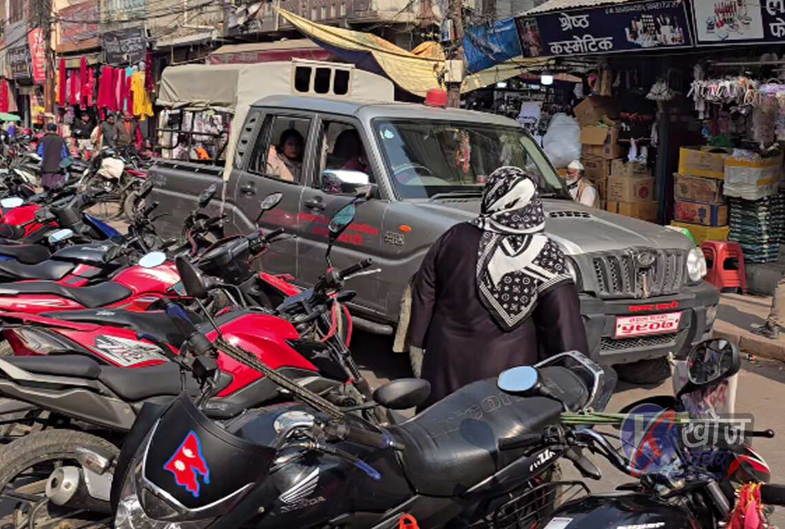 नेपालगन्ज उपमहानगरका जनप्रतिनिधिको उदासीनता : विभिन्न सडक अतिक्रमणको चपेटामा, नगर प्रहरी मुकदर्शक
