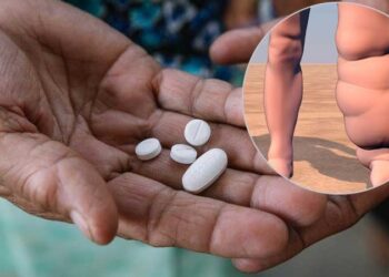 हात्तीपाइले रोग विरुद्धको औषधि खुवाइँदै