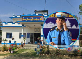 होलीलाई लक्षित गरि फरक शैलीमा सवारी साधनको चेकजाँच गर्दै बाँके ट्राफिक प्रहरी