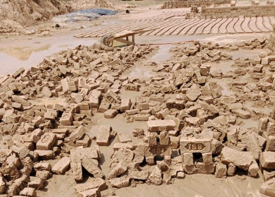 बेमौसमी वर्षाले इँटा उद्योगमा करोडौंको क्षति