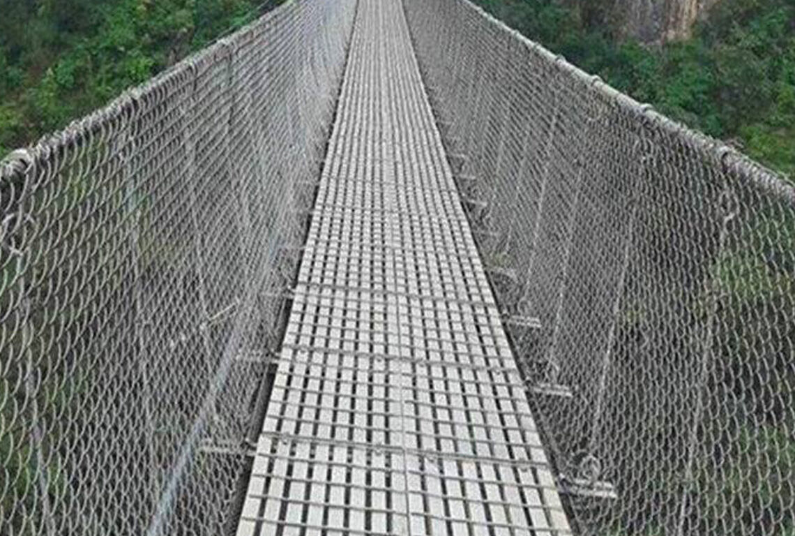 राप्तीसोनारीमा झोलुङ्गे पुल मर्मत नहुँदा दुर्घटनाको जोखिम