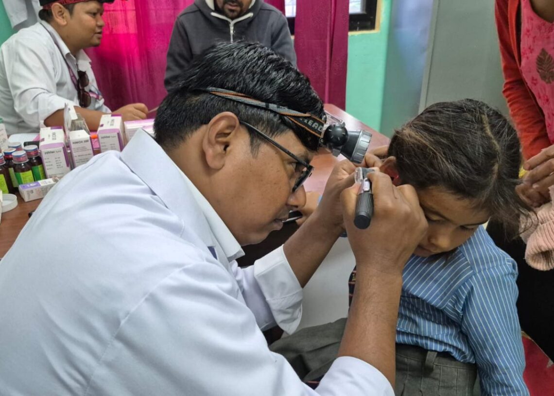 नरैनापुरमा पाँचसय बढीको कान चेकजाँच