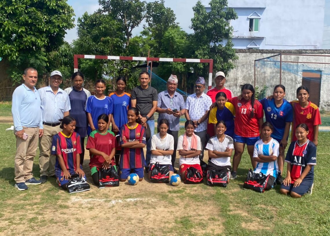 लुम्बिनी प्रदेश महिला ह्याण्डबल टोली गण्डकी कपका लागि पोखरा प्रस्थान