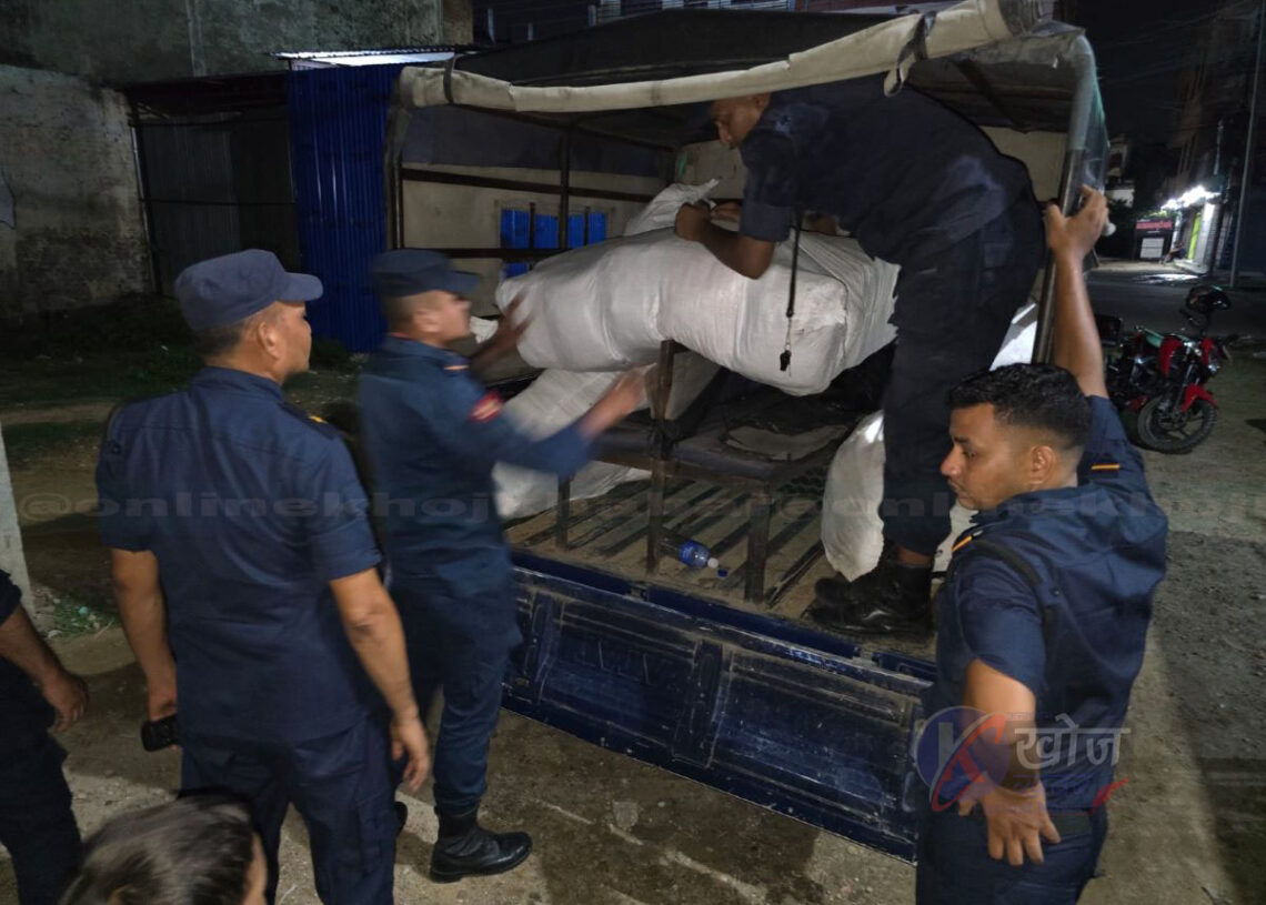 बाँके प्रहरीद्वारा भारी परिमाणको अवैध सामान बरामद